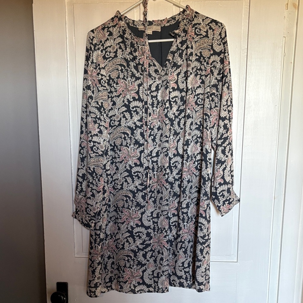 Elegant Floral Midi Dress in Black and Pink